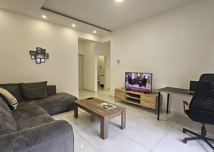 Finibreeze דירה *